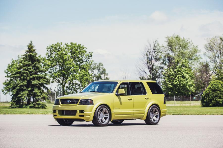  Ford Explorer Urban Concept 2002 года  (фото 7 из 16)